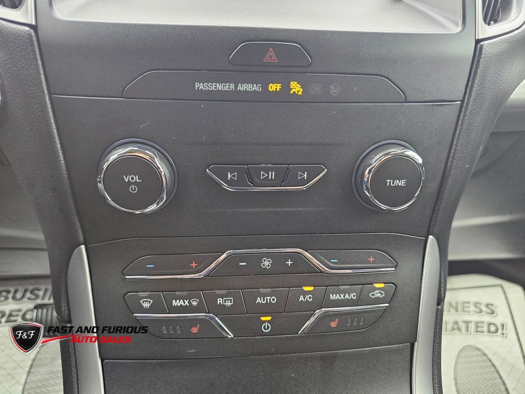 Used 2020 Ford Edge SEL w/ Cargo Accessory Package FWD image 24