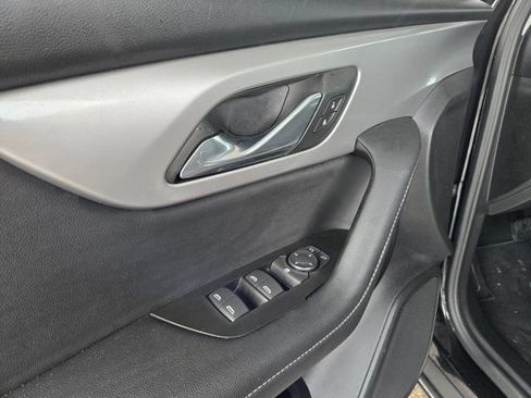 Used 2025 Chevrolet Blazer LT FWD image 14