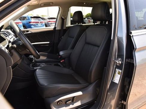 Used 2023 Volkswagen Tiguan SE w/ Panoramic Sunroof Package AWD/4WD image 19