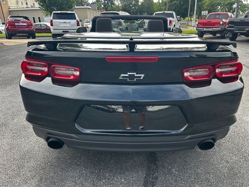 Used 2020 Chevrolet Camaro LT1 RWD image 4