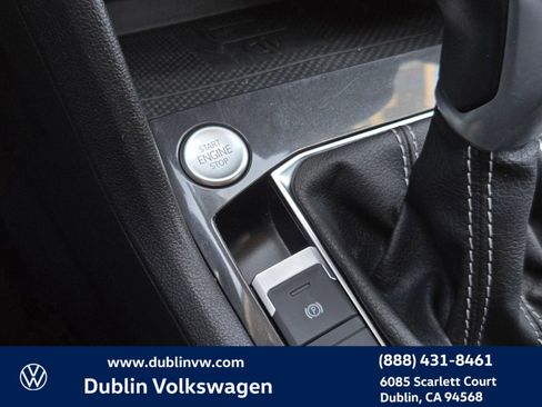 Certified 2022 Volkswagen Tiguan SE FWD image 18