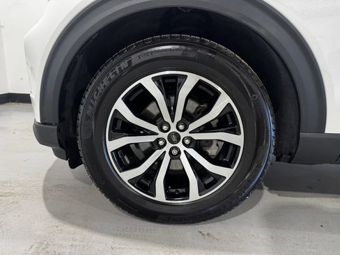 Used 2022 Ford Explorer ST-Line w/ Class IV Trailer Tow Package AWD/4WD image 9