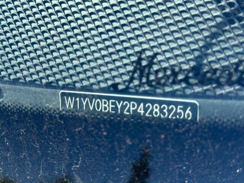 Used 2023 Mercedes-Benz Metris image 4