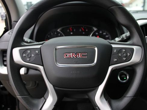 Used 2022 GMC Terrain SLE image 9