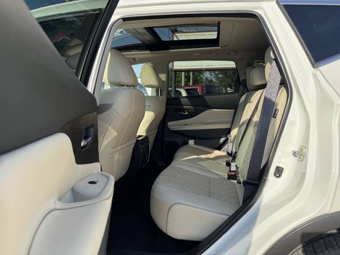 Used 2020 Nissan Murano Platinum FWD image 19