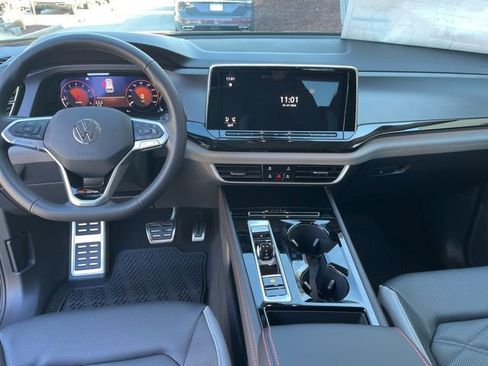 New 2026 Volkswagen Atlas Peak Edition image 16