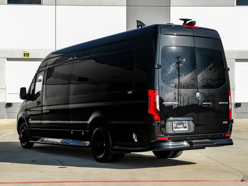 Used 2024 Mercedes-Benz Sprinter 3500 image 8
