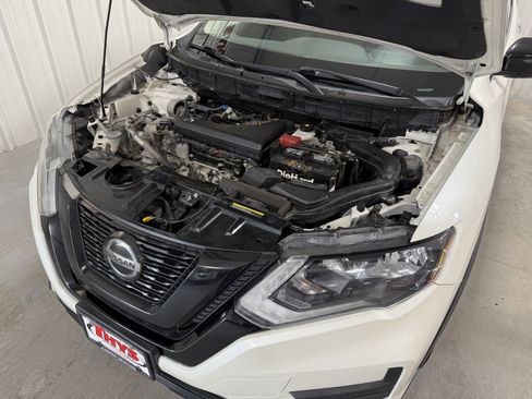 Used 2018 Nissan Rogue SV image 20