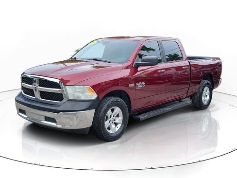 Used 2019 RAM 1500 Classic SLT AWD/4WD image 3
