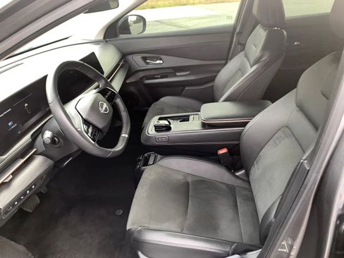 Used 2023 Nissan Ariya AWD image 16