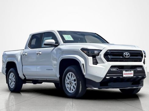 Used 2024 Toyota Tacoma SR5 image 7
