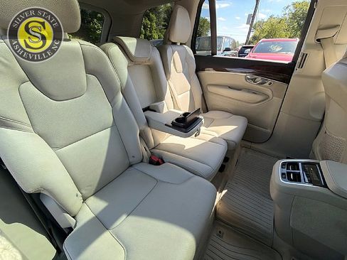 Used 2016 Volvo XC90 T6 Momentum w/ Momentum Plus Package AWD/4WD image 19