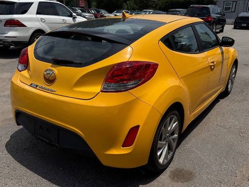 Used 2016 Hyundai Veloster FWD image 5