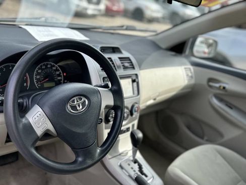 Used 2013 Toyota Corolla LE Special Edition image 7