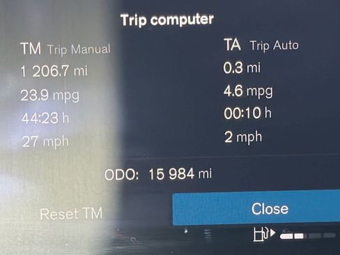 Certified 2025 Volvo XC90 B6 Plus image 36