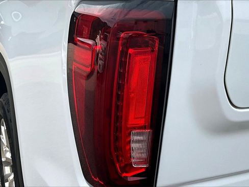 Used 2022 GMC Sierra 1500 SLT image 24