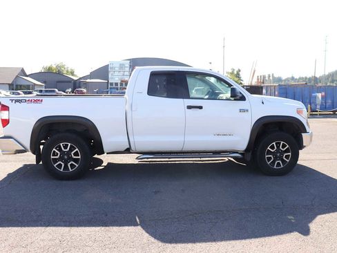 Used 2015 Toyota Tundra SR5 w/ TRD Off Road Package AWD/4WD image 4