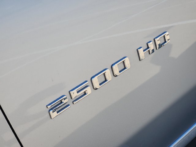 Used 2023 Chevrolet Silverado 2500 High Country w/ Technology Package AWD/4WD image 9