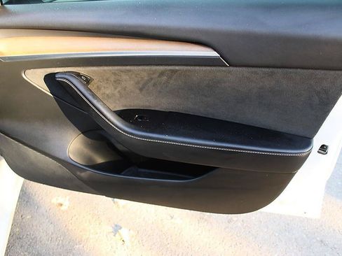 Used 2021 Tesla Model 3 Standard Range Plus RWD image 23