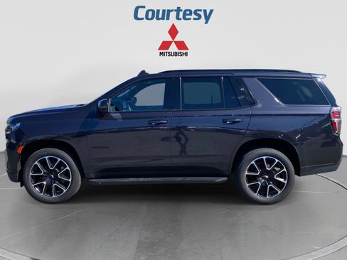 Used 2022 Chevrolet Tahoe RST w/ Luxury Package AWD/4WD image 2