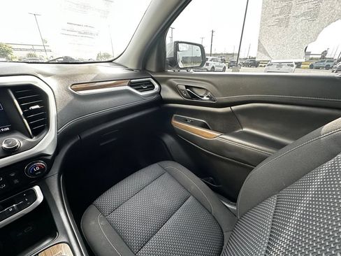 Used 2023 GMC Acadia SLE w/ Driver Convenience Package FWD image 14