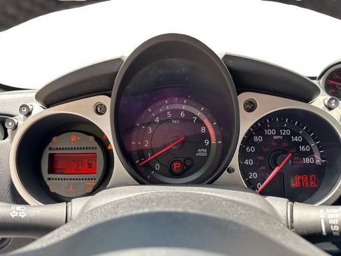 Used 2016 Nissan 370Z Coupe RWD image 14