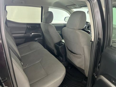 Used 2017 Toyota Tacoma SR5 w/ Tow Package AWD/4WD image 23