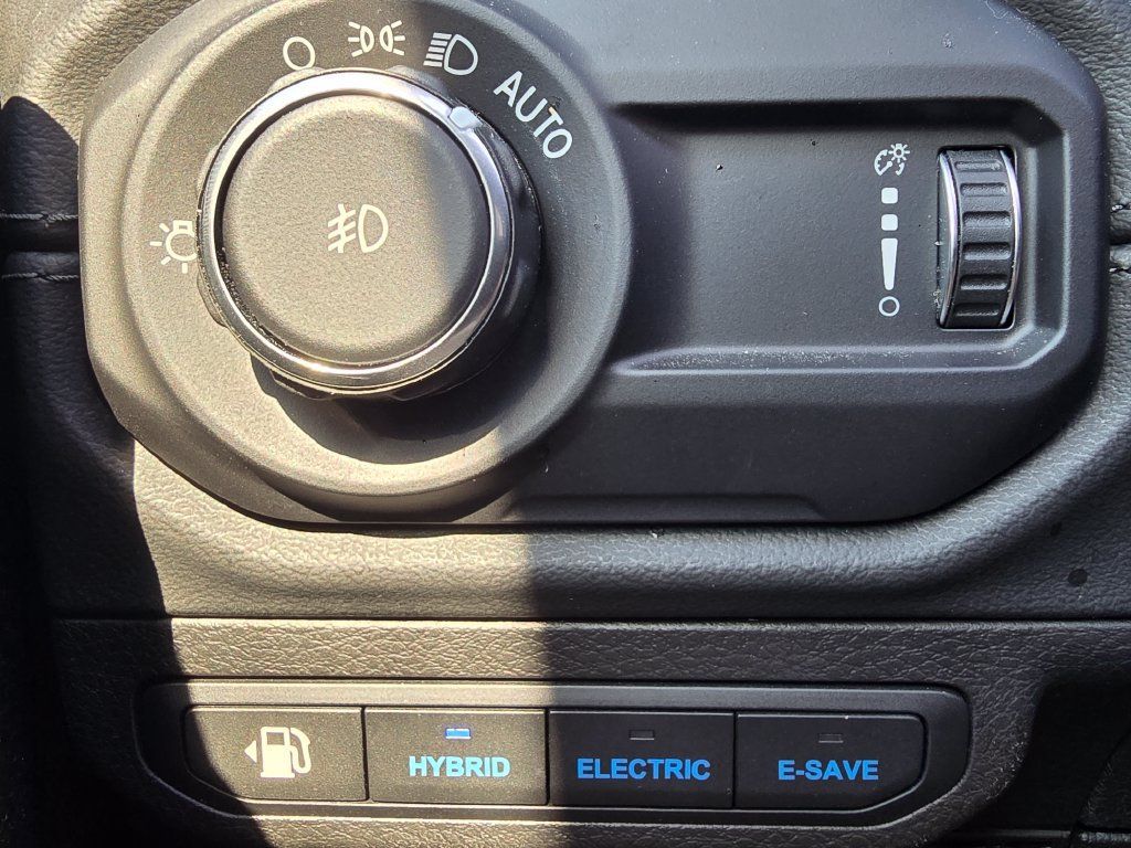 Used 2024 Jeep Wrangler High Altitude AWD/4WD image 29