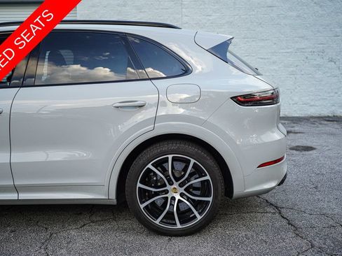 Used 2021 Porsche Cayenne Turbo S AWD/4WD image 11