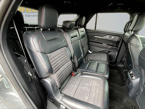 Used 2025 Ford Explorer ST-Line w/ ST-Line Street Pack AWD/4WD image 24