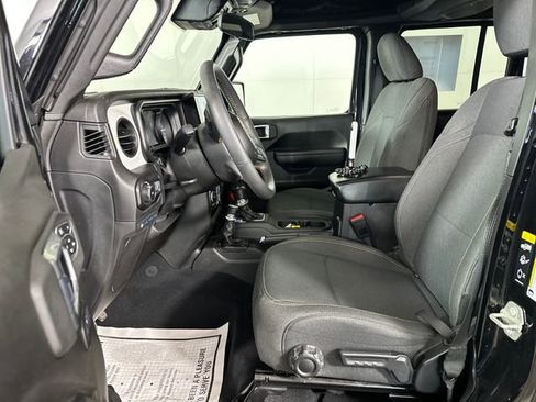 Used 2024 Jeep Wrangler Unlimited w/ Technology Group image 11