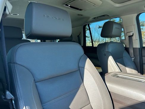 Used 2020 GMC Yukon Denali w/ Denali Ultimate Package image 24