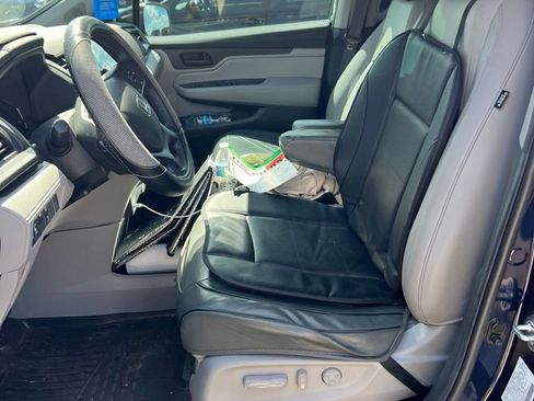 Used 2024 Honda Odyssey EX-L image 2