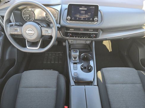 Used 2023 Nissan Rogue SV image 9