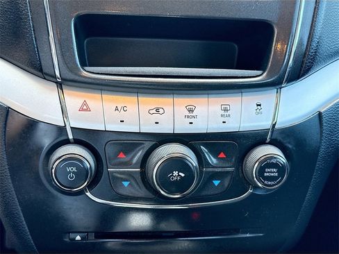 Used 2020 Dodge Journey SE w/ SE Popular Equipment Group image 16
