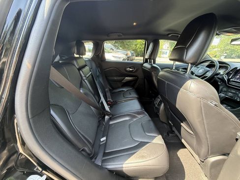 Used 2019 Jeep Cherokee High Altitude AWD/4WD image 17
