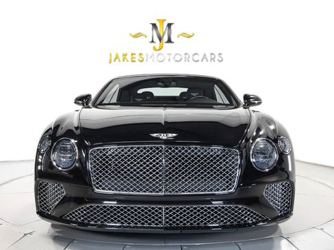 Used 2020 Bentley Continental GT V8 image 18