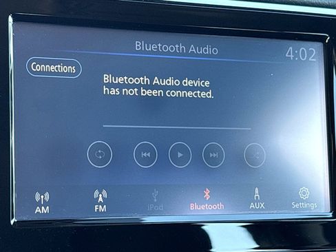 Used 2022 Nissan Versa S image 4