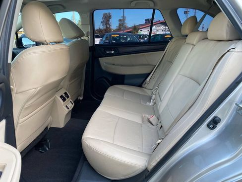 Used 2018 Subaru Outback 2.5i Limited AWD/4WD image 11