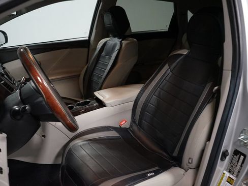 Used 2010 Toyota Venza FWD image 6