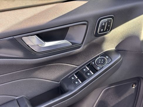 Used 2024 Ford Escape ST-Line Elite w/ Premium Technology Package image 5