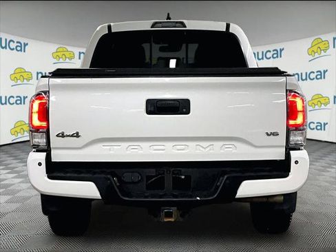 Certified 2021 Toyota Tacoma Limited AWD/4WD image 10