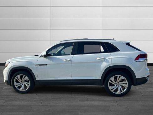 Used 2020 Volkswagen Atlas Cross Sport SE FWD image 2