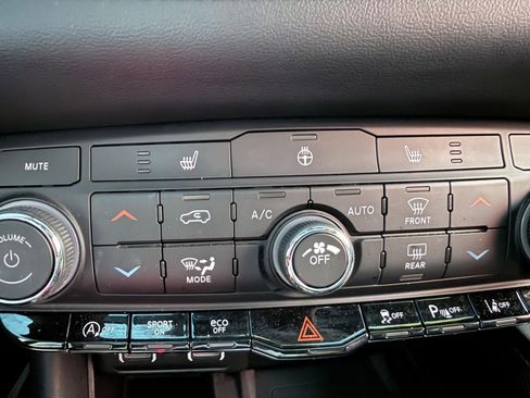 Used 2022 Dodge Durango GT image 31