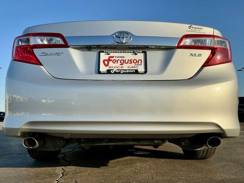Used 2012 Toyota Camry XLE image 19