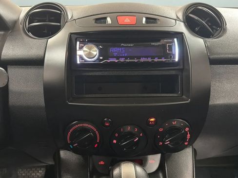 Used 2012 MAZDA MAZDA2 Sport FWD image 13