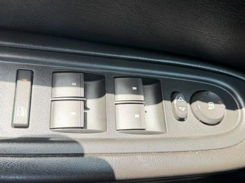 Used 2015 Chevrolet Traverse LT FWD image 30
