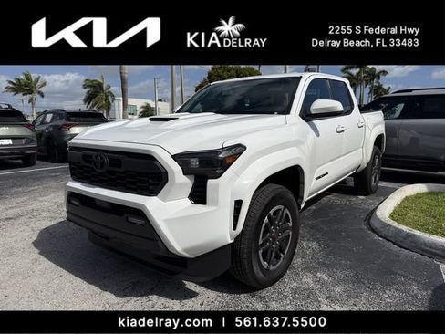Used 2025 Toyota Tacoma TRD Sport RWD image 6
