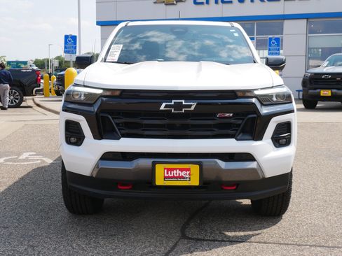 Used 2026 Chevrolet Colorado Z71 w/ Technology Package AWD/4WD image 2