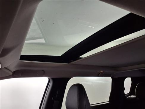 Used 2024 Mitsubishi Outlander SE image 13